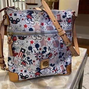 Like New Disney Dooney & Bourke Happy 4th of July Mickey purse/cross body